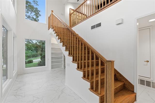 Foto del edificio - 317 Chandler Lake Ct