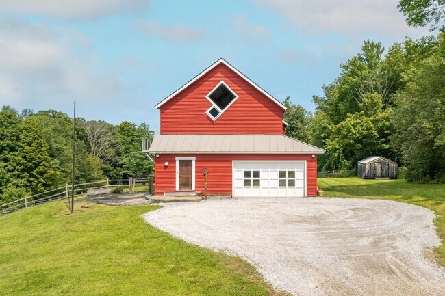 Building Photo - 430 Towslee Hill Rd