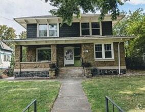 Building Photo - 624 6th Ave