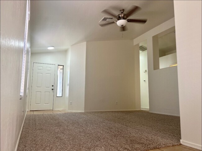 Building Photo - 14920 W Acapulco Ln
