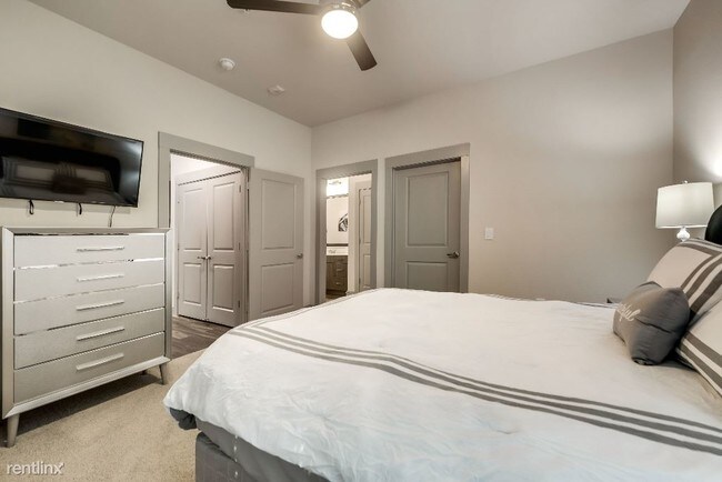 Building Photo - 106 CityLine Dr