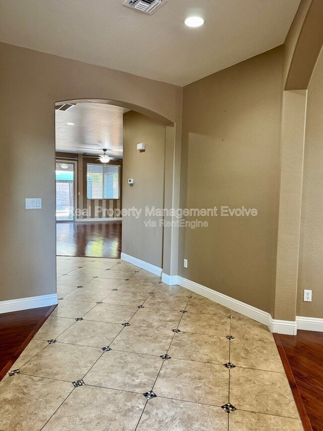 Foto del edificio - 9156 W Mine Trail