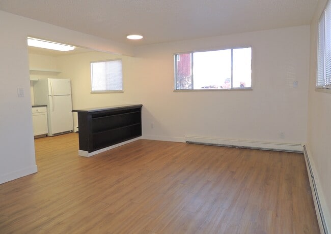 Building Photo - 208 Park Dr