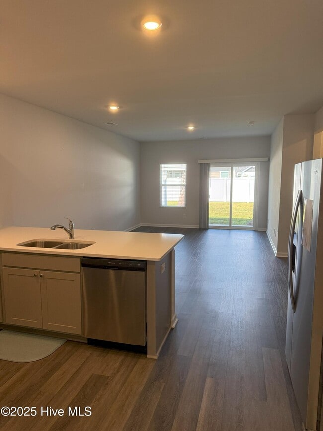 Building Photo - 241 Arnette Dr