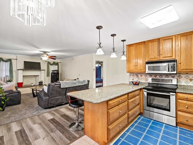 Building Photo - 331 CT-163