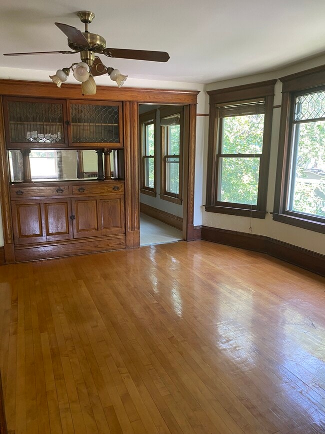 Building Photo - 3128 E 25th St