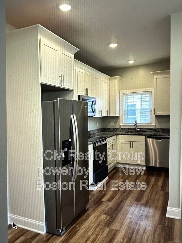 Photo - 100 Maverick St