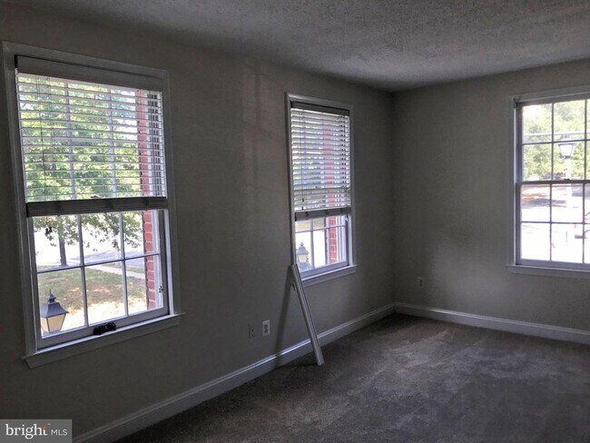 Foto del edificio - 612 Bashford Ln