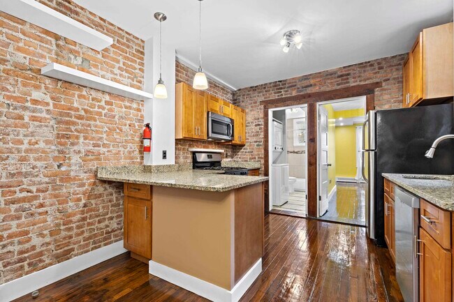 Building Photo - 6008 Tyler Pl