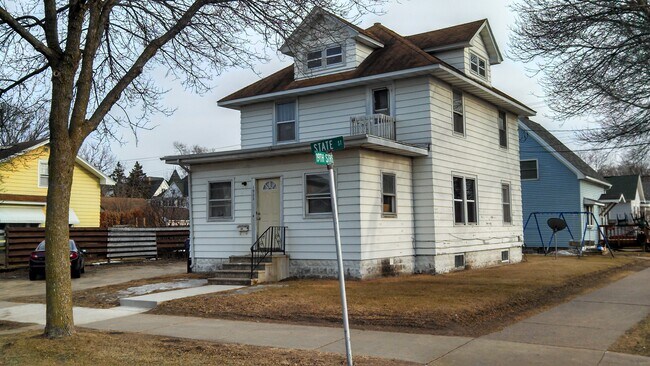 Building Photo - 1902 State St