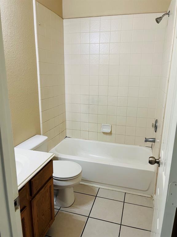 Building Photo - 10127 Driftwood Park Dr