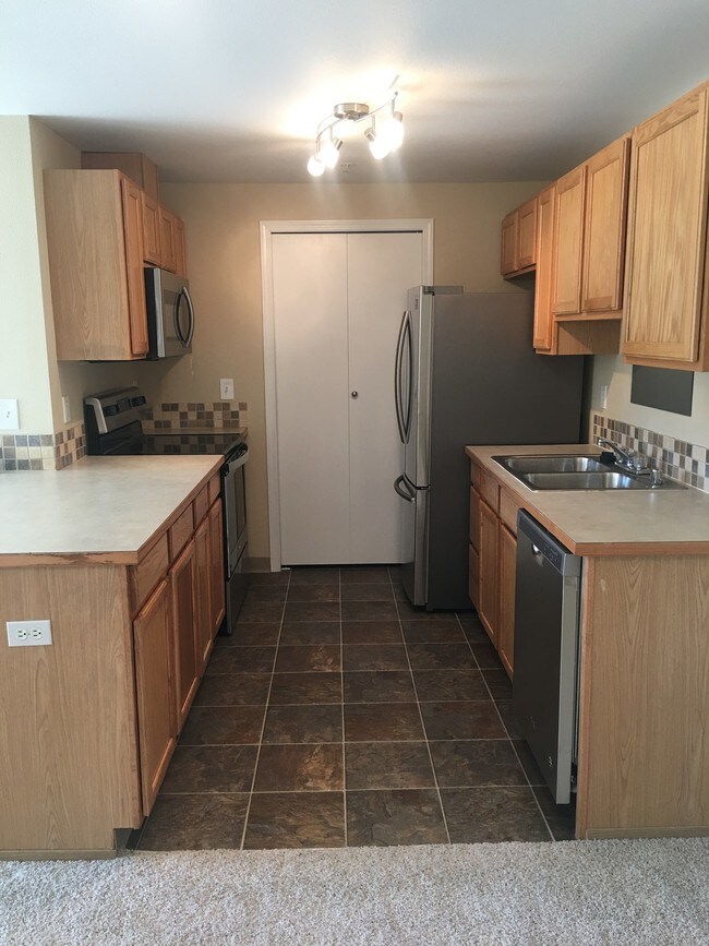 Foto del edificio - 11915 Roseberg Avenue South, Unit 310