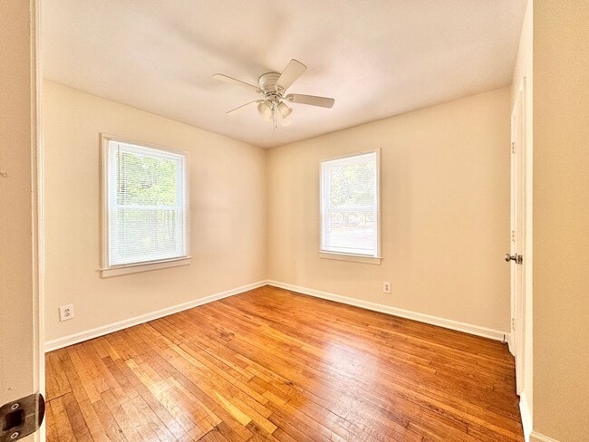 Building Photo - Cozy 2 Bedroom Home!!