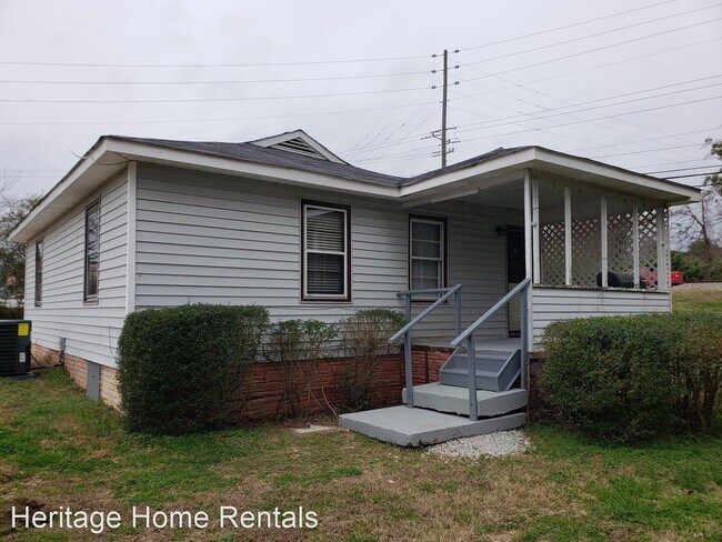 Building Photo - 2 br, 1 bath House - 11931 Veterans Memori...