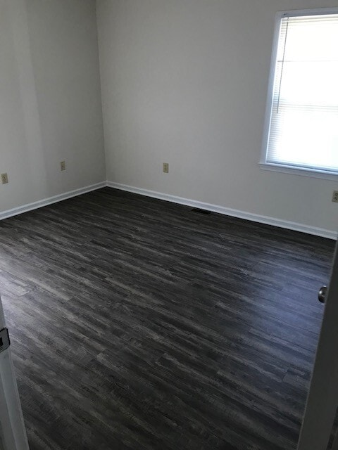 Building Photo - Blackstone-2 Bedroom Apartment-1st level