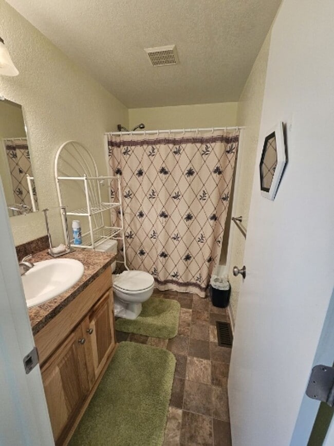 Building Photo - Charming Townhome with Garage in Quiet Missoula Neighborhood
