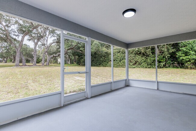 Foto del edificio - 320 N Fresno Ave