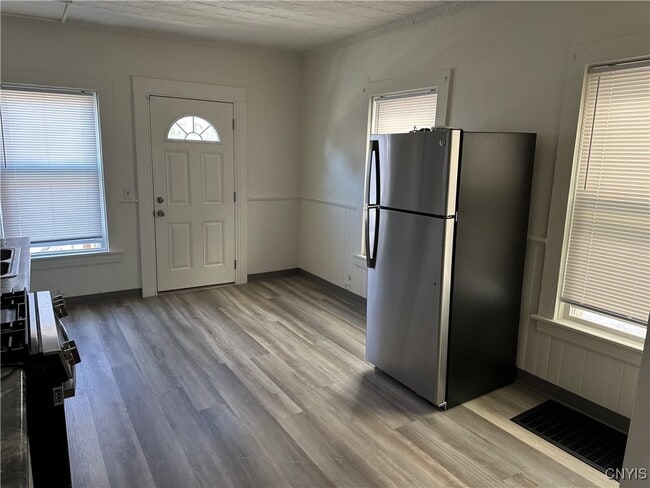 Building Photo - 225 Marlborough Rd