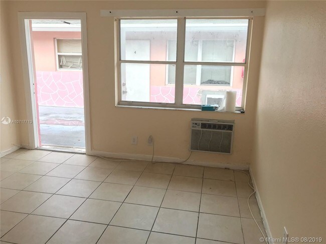 Foto del edificio - 1634 W 9th St