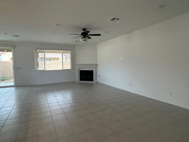 Building Photo - 40082 Catania Ct