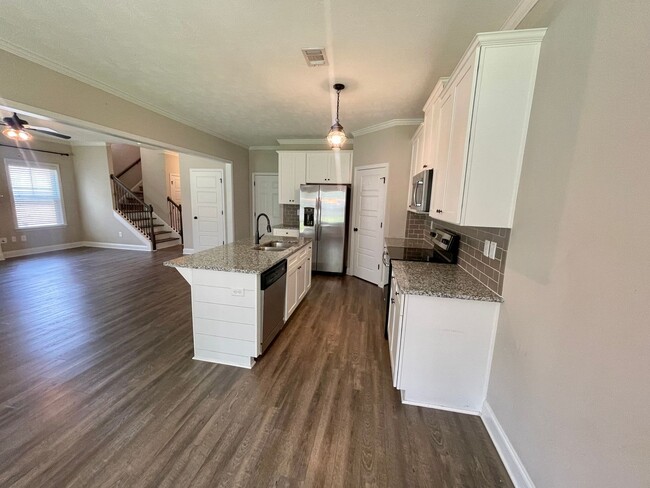 Foto del edificio - Whispering Pines 4 Bedroom 3.5 Bathroom Re...