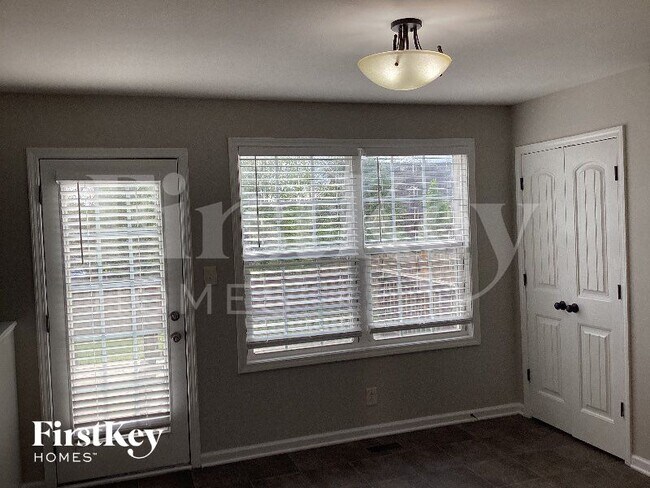 Foto del edificio - 978 Dwight Eisenhower Way