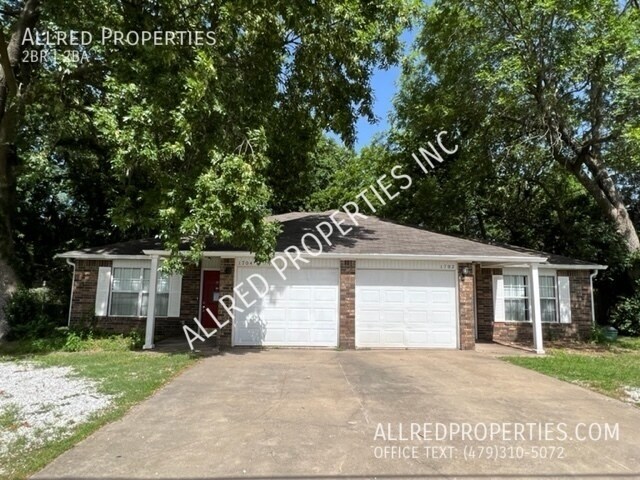 Building Photo - Duplex for rent in Fayetteville!!