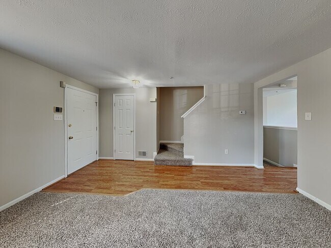 Foto del edificio - 7107 Pahls Farm Way