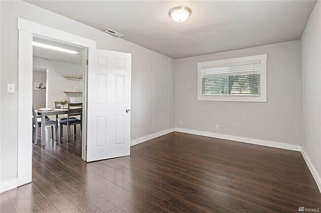 Foto del edificio - 4026 Fawcett Ave