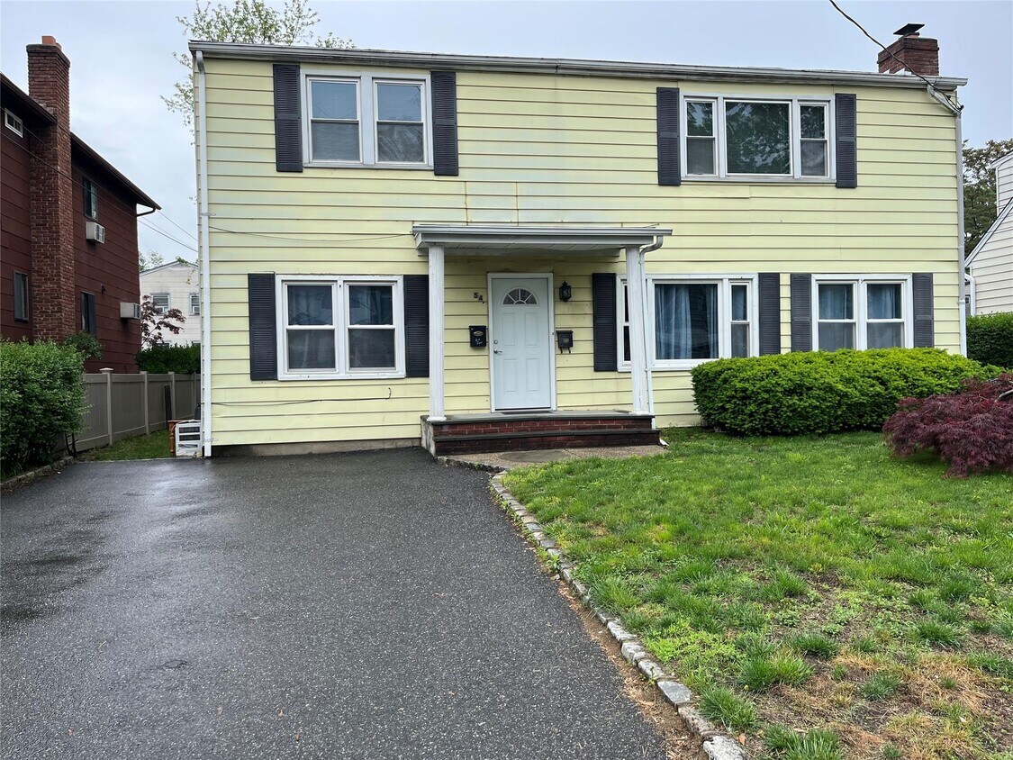 Primary Photo - 54 Hickory Rd