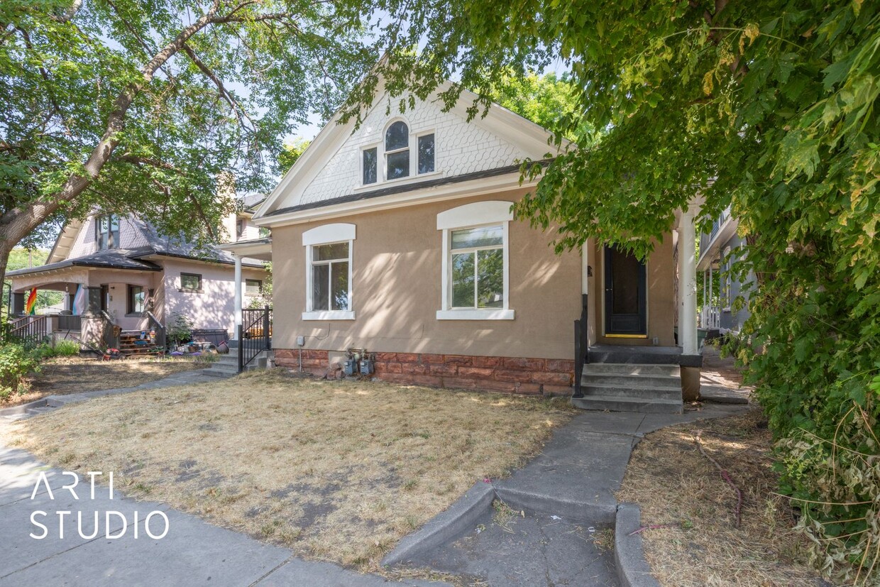 Primary Photo - Charming Home in SLC