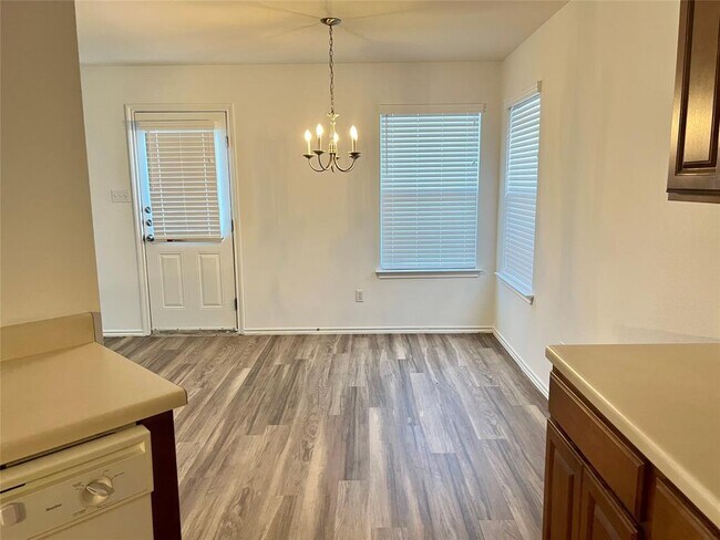Foto del edificio - 12717 Bella Pkwy