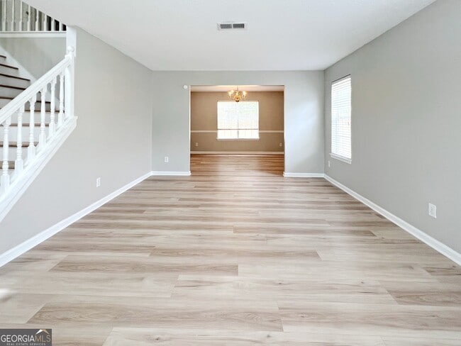 Foto del edificio - 5983 Hitt Lake Trail