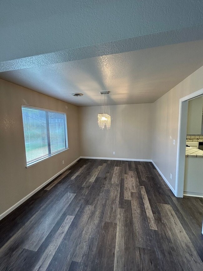 Foto del edificio - 3 Bedroom, 2 Bathroom Family Home