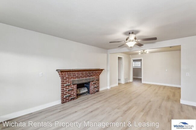 Foto del edificio - 4 br, 1.5 bath House - 4348 S. Seneca