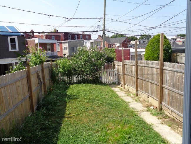 Building Photo - 4 br, 1 bath Townhome - 740 Marietta Ave