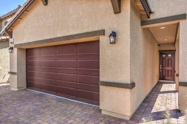 Foto del edificio - 7849 Pink Opal Ave