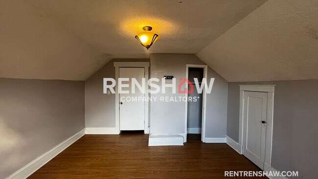 Foto del edificio - 1817 Edward Ave