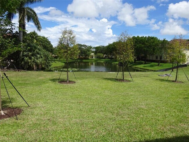 Foto del edificio - 4748 SW 63rd Terrace