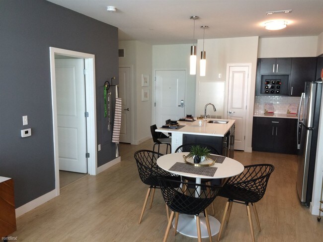 Foto del edificio - 2 br, 2 bath  - 3611 Washington St Unit 5C