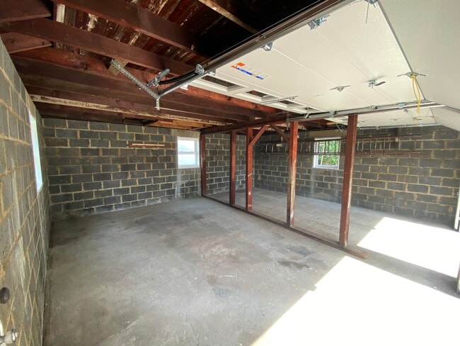 Interior 1 - 137 S 9th Ave