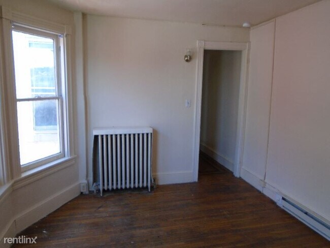 Building Photo - 1302 N 10th St