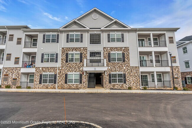Building Photo - 935 Vanderbergh Blvd