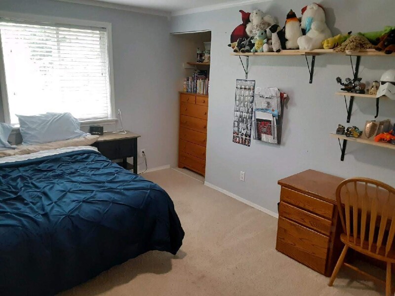 Foto principal - 2275 NW Luth St