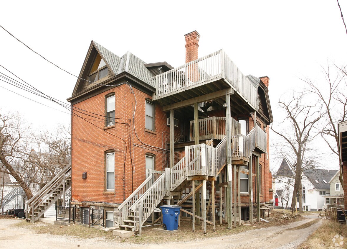 Building Photo - 1136 Prospect St