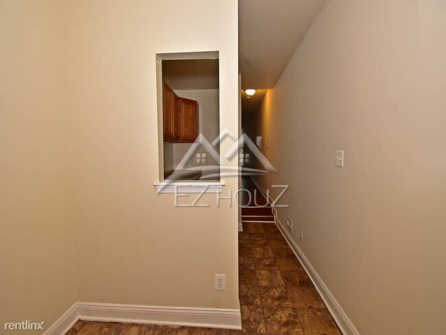Building Photo - 3 br, 1 bath Apartment - 511 Castle St.