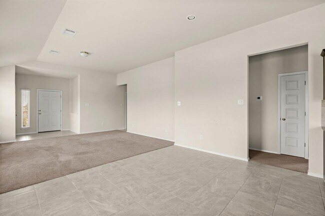 Foto del edificio - 5601 Respinto Dr