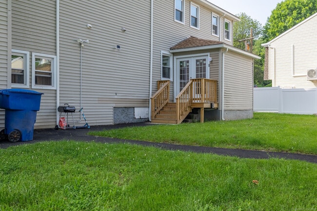Foto del edificio - 121 Hillview Ave