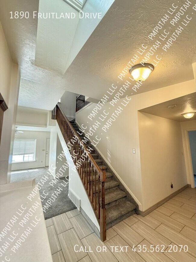 Foto del edificio - 1890 Fruitland Dr