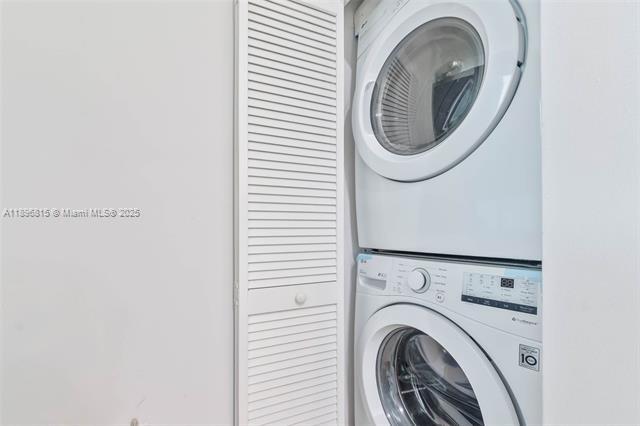 Building Photo - The Plaza 901 Brickell